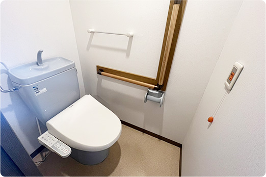 ナーシングホームしあわせプラスはそれぞれのお部屋にトイレがございます