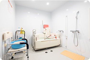 ナーシングホームしあわせPLUSには車椅子対応浴室が有ります