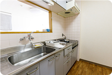 広めのキッチンが備え付け