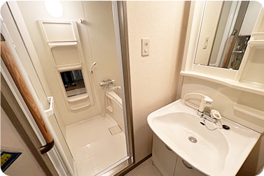 独立した洗面台完備